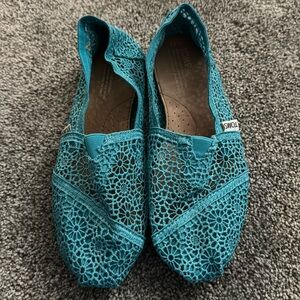 Women’s crochet TOMS. Gently used. Size 8.5
